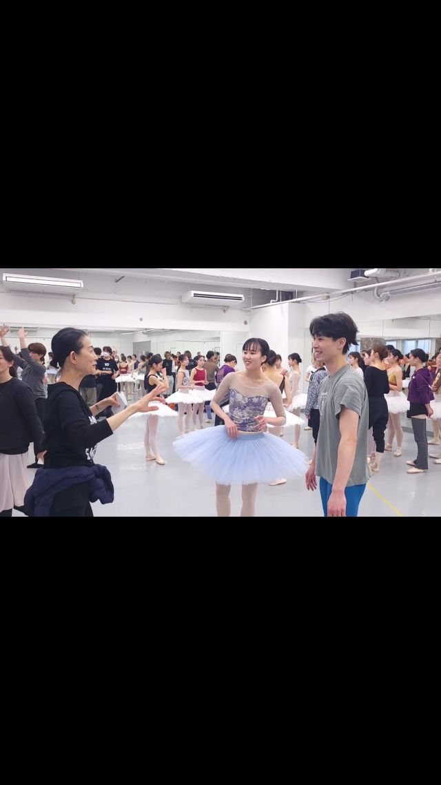 公演まであと1️⃣日！！
.
本日はリハーサル総集編をお届けいたします🕊️
後半にはダンサーたちのオフショットが盛りだくさんです👀
.
.
「アブストラクト・バレエ」公演は明日開幕🎊
どうぞお楽しみに✨
.
.
＼他投稿にて公開中／
📸リハーサル風景
🗣️出演ダンサーインタビュー
✍️上演作品のみどころ
etc.

*-*-*-*-*-*-*-*-*-*-*-*-*-*-*-*-*-*-*-*-*-*-*-*

【公演情報】
東京シティ・バレエ団
「アブストラクト・バレエ」－バランシンとプティパ－

日時：全3回公演
2025年
3月15日（土）18:00開演（17:15開場）
3月16日（日）13:00開演（12:15開場）
3月16日（日）17:00開演（16:15開場）

会場：ティアラこうとう大ホール

『パキータ』
『Allegro Brillante』
『Symphony in Three Movements』（当団初演）

※上演順は変更となる場合がございます。
※音楽は録音音源を使用いたします。

＜TICKET＞全席指定（未就学児入場不可）
SS席：10,000円
S席：8,000円
A席：5,000円

U25シート(S席)：5,000円
U25シート(A席)：3,000円
※U25シートは年齢が確認できる身分証を必ずご持参ください。

公演概要ページ：https://www.tokyocityballet.org/schedule/schedule_001054.html

*-*-*-*-*-*-*-*-*-*-*-*-*-*-*-*-*-*-*-*-*-*-*-*

#東京シティバレエ団 #tokyocityballet #tcb #江東区 #tokyo #japan #バレエ #ballet #balletforeveryone #ティアラこうとう #georgebalanchine #allegrobrillante  #symphonyinthreemovements #paquita