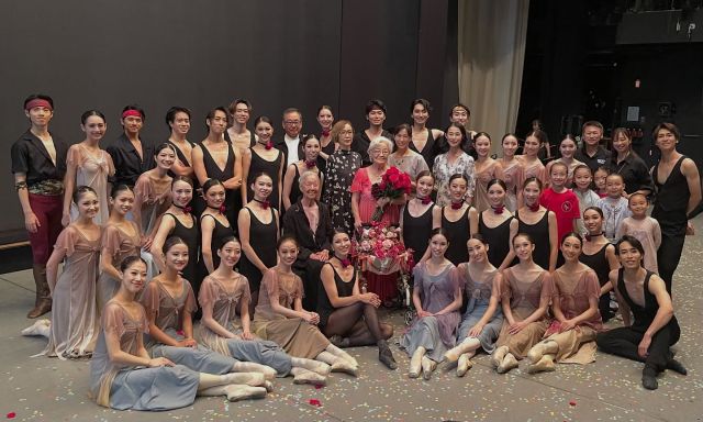 ＼終演しました✨／

「石井清子舞踊生活88周年記念公演」
－すずめ100まで踊りわすれず⁇－

本公演では、石井清子選りすぐりの4作品――
『レ・シルフィード2025』『ジプシー・ダンス』
『ノスタルジー』『カルメン組曲』
を上演いたしました。

カーテンコールには石井清子自身も登場し、
会場は大きな拍手と温かな歓声に包まれました👏✨

公演タイトルに込められた「すずめ100まで踊り忘れず」という言葉の通り、踊ることの喜びをいつまでも大切にし、舞踊の未来へとその想いを繋げてまいります🫧

この特別な節目の公演をともに迎えられたことに、
改めて感謝申し上げます。
沢山のご来場、誠にありがとうございました💐

*-*-*-*-*-*-*-*-*-*-*-*-*-*-*-*-*-*-*-*-*-*-*-*

#東京シティバレエ団 #tokyocityballet #tcb #ティアラこうとう #江東区 #tokyo #japan #バレエ #ballet #balletforeveryone #石井清子#シルフィード #ジプシーダンス #ノスタルジー #カルメン