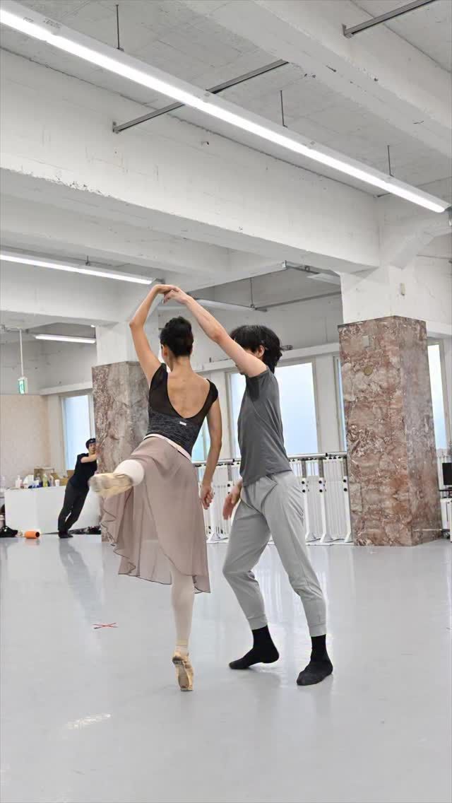 𝑹𝒆𝒉𝒆𝒂𝒓𝒔𝒂𝒍🔔

東京シティ・バレエ団『コッペリア』
広島県での公演まで、あと1週間となりました✨

ポーランドのとある町で繰り広げられる"愉快な愛の物語"
ぜひ劇場でお楽しみください👀❤️

💐主な出演
スワニルダ／清水愛恵
フランツ／吉留諒 @riyoyoshidome 

🎥撮影＆編集
岡田晃明 @okomei.ballet_official

*-*-*-*-*-*-*-*-*-*-*-*-*-*-*-*-*-*-*-*-*-*-*-*

🗓️2025年10月25日(土)
16:00開演（15:30開場）

上演時間：約2時間40分（休憩含む）

📍はつかいち文化ホール
ウッドワンさくらぴあ大ホール

※本公演は録音音源での上演となります。

💐主な出演
スワニルダ／清水愛恵
フランツ／吉留諒※
コッペリウス／青田しげる
市長夫人／安達悦子

ほか東京シティ・バレエ団

※《主役変更のお知らせ》10/14更新
フランツ役での出演を予定しておりました浅田良和は、怪我のため本役を降板することとなりました。代わりまして、吉留諒がフランツ役を務めます。
楽しみにお待ちいただいておりましたお客さまには大変申し訳ございませんが、何卒ご了承くださいますようお願い申し上げます。

※出演者や内容は変更となる場合がございます。ご了承ください。

🎫チケット※3歳以上入場可
🔹全席指定（税込）
一般
S席7,000円
A席6,000円
B席4,000円

≪要年齢確認証持参≫
ジュニアシート（3歳〜中学生3年生）※
4,000円
シニアシート（70歳以上）※
4,000円

※お取り扱いはウッドワンさくらぴあ事務室のみ。
S席またはA席より選択可。［各シート限定100席］

※公演中止の場合を除き、チケットの変更及び払い戻しはいたしません。

🔹お取り扱い
※バレエ団での取り扱いはございません。

◼︎ウッドワンさくらぴあ事務室
◼︎ウッドワンさくらぴあオンラインチケット
TEL：0829-20-0111［チケット販売］9:00〜21:00
（休館日：月曜日※月曜日が祝日の場合は翌平日）

◼︎チケットぴあ（Pコード：534‐449）
◼︎ローソンチケット（Lコード：62639）

◼︎さくらぴあ倶楽部会員発売：7月10日(木)
ポイント5％付与

***********************************

演出・振付：石井清子

芸術監督：安達悦子
演出助手：中島伸欣
指導：長谷川祐子

美術：穴吹喬
照明：清水裕樹（有限会社ハロ）
音響: 株式会社シグマコミュニケーションズ
大道具：有限会社ユニ・ワークショップ
衣裳製作：アトリエミイン 君野美恵子 蔵本典子
Costumiére チャコット株式会社
ブーツ製作: チャコット株式会社
かつら: 株式会社丸善
舞台監督：淺田光久（株式会社麻稀企画）

主催：公益財団法人東京シティ･バレエ団
　　　一般社団法人日本バレエ団連盟
共催：公益財団法人廿日市市芸術文化振興事業団
後援：広島県/廿日市市/広島県教育委員会/廿日市市教育委員会/中国放送/中国新聞社
助成：文化庁文化芸術振興費補助金(舞台芸術等総合支援事業(全国キャラバン))｜独立行政法人日本芸術文化振興会

*-*-*-*-*-*-*-*-*-*-*-*-*-*-*-*-*-*-*-*-*-*-*-*

#東京シティバレエ団 #tokyocityballet #tcb #広島県 #tokyo #japan #バレエ #ballet #balletforeveryone #コッペリア #coppelia #石井清子 #はつかいち文化ホール #ウッドワンさくらぴあ