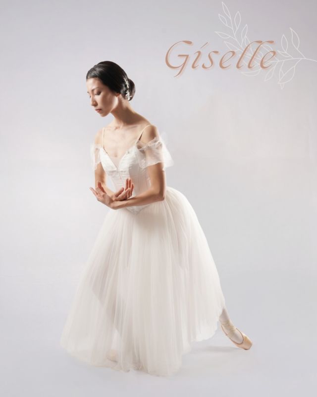 𝑴𝒂𝒏𝒂𝒆 𝑺𝒉𝒊𝒎𝒊𝒛𝒖

2月7日(土)17:00 

🌿𝑮𝒊𝒔𝒆𝒍𝒍𝒆 
清水愛恵

ダンサーコメント📝
－－－－－－－－－－－－
私は、物語を踊りで伝えたい！と
いつも思っています。

『ジゼル』や『白鳥の湖』は、
頭の中で作品を理解していても、
実際に表現することはとても難しいと感じます。

今回の指導では、物語を深く知ること、
振付の意味、そして体の使い方を
しっかりと学ぶ機会に恵まれました。

純粋な気持ちや、裏切られた時の悲しみを
ジゼルならどう感じるのか――常に問い続けています。

リハーサル期間で学んだ事や
これまでの自分の経験を最大限に活かして、
ジゼルを演じたいなと思います。

*-*-*-*-*-*-*-*-*-*-*-*-*-*-*-*-*-*-*-*-*-*-*-*

【公演情報】
東京シティ・バレエ団『ジゼル』

🗓️公演日程
2026年2月7日（土）17:00開演　
2026年2月8日（日）15:00開演
（全2回公演）

開場：開演45分前
上演時間：休憩込み140分（予定）

📍公演場所
新国立劇場中劇場

公演情報：https://www.tokyocityballet.org/schedule/schedule_001134.html

*-*-*-*-*-*-*-*-*-*-*-*-*-*-*-*-*-*-*-*-*-*-*-*

#都フェス #都民音楽フェスティバル #Tokyo_Performing_Music_Festival
#東京シティバレエ団 #tokyocityballet