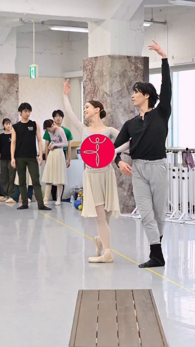 𝑹𝒆𝒉𝒆𝒂𝒓𝒔𝒂𝒍🥀
『ジゼル』第1幕より⋆⊹𓂃 ࣪ ˖

信じていた愛が崩れた瞬間🌫️
無垢な心は狂乱へと変わり、
物語は取り返しのつかない運命へ──

舞台の幕がまもなく上がります。
この瞬間を、ぜひ劇場でお楽しみください🌙

🎥撮影&編集
岡田晃明 @okomei.ballet_official 

※先日投稿した動画の内容に一部誤りがありましたため、
再掲させていただきました。

*-*-*-*-*-*-*-*-*-*-*-*-*-*-*-*-*-*-*-*-*-*-*-*

【公演情報】
東京シティ・バレエ団『ジゼル』

🗓️公演日程
2026年2月7日（土）17:00開演　
2026年2月8日（日）15:00開演
（全2回公演）

開場：開演45分前
上演時間：休憩込み140分（予定）

📍公演場所
新国立劇場中劇場

公演情報：https://www.tokyocityballet.org/schedule/schedule_001134.html

*-*-*-*-*-*-*-*-*-*-*-*-*-*-*-*-*-*-*-*-*-*-*-*

#都フェス #都民音楽フェスティバル #Tokyo_Performing_Music_Festival
#東京シティバレエ団 #tokyocityballet